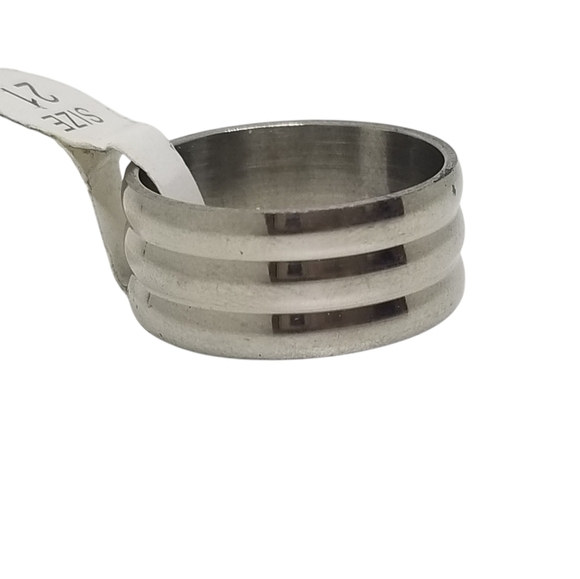 MENS SILVERTONE STAINLESS STEEL RIPPLE DESIGN BAND SIZE 11 - Picture 2 of 3